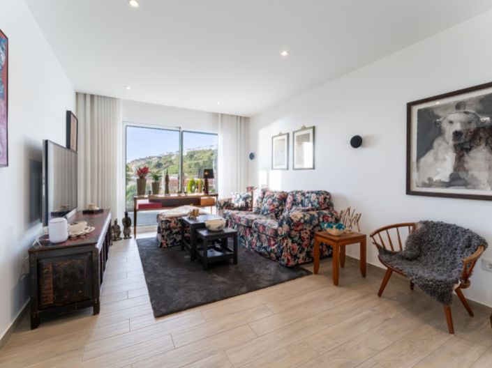 Image No.17-4 Bed Apartment for sale