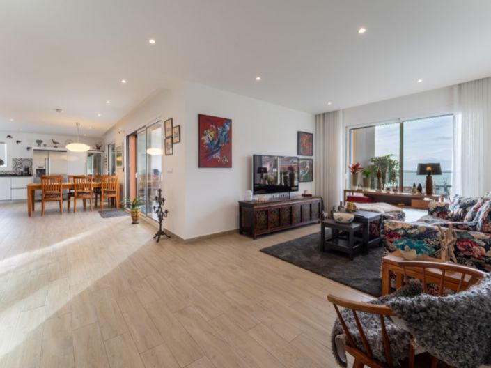 Image No.18-4 Bed Apartment for sale