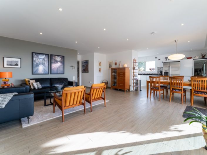 Image No.19-4 Bed Apartment for sale