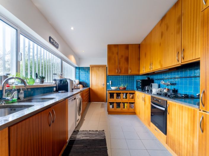 Image No.13-4 Bed House for sale