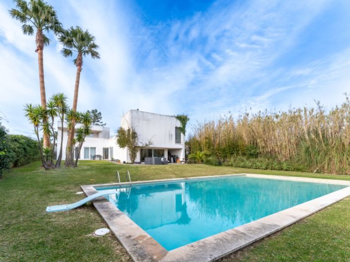 Image No.2-4 Bed House for sale