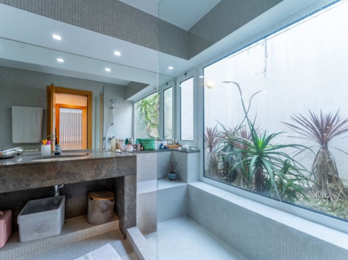 Image No.40-4 Bed House for sale