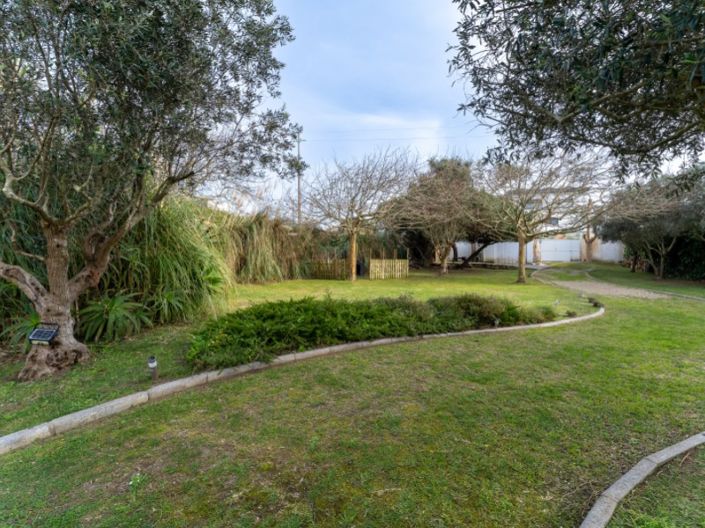 Image No.56-4 Bed House for sale