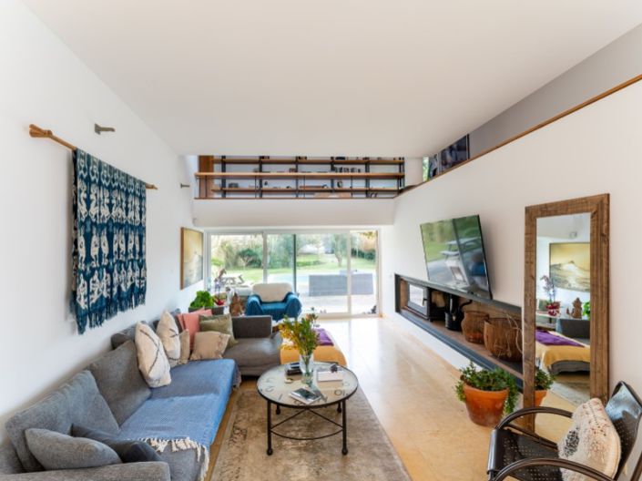 Image No.6-4 Bed House for sale