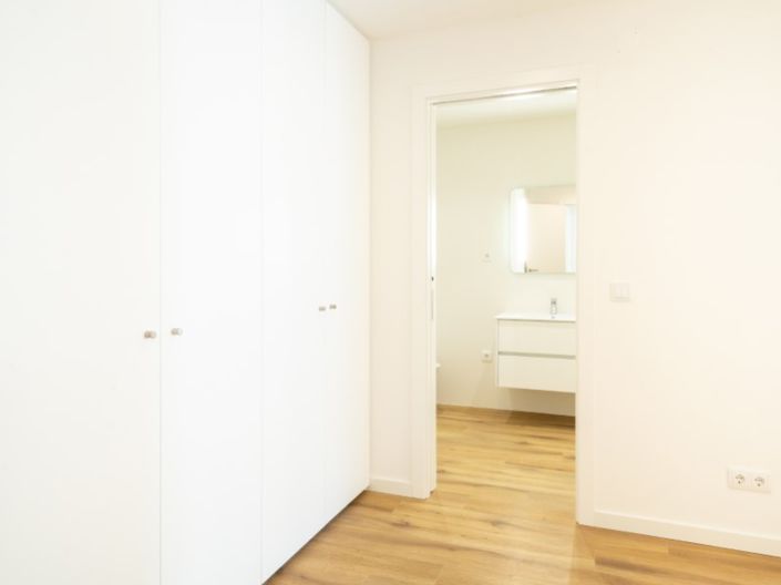 Image No.20-2 Bed Apartment for sale