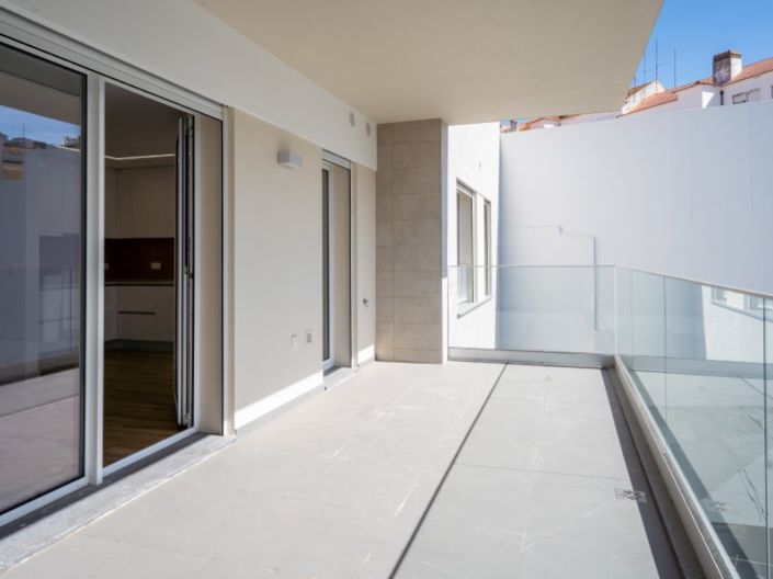 Image No.18-2 Bed Apartment for sale