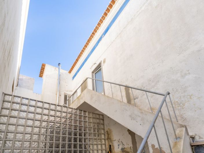 Image No.9-3 Bed Apartment for sale