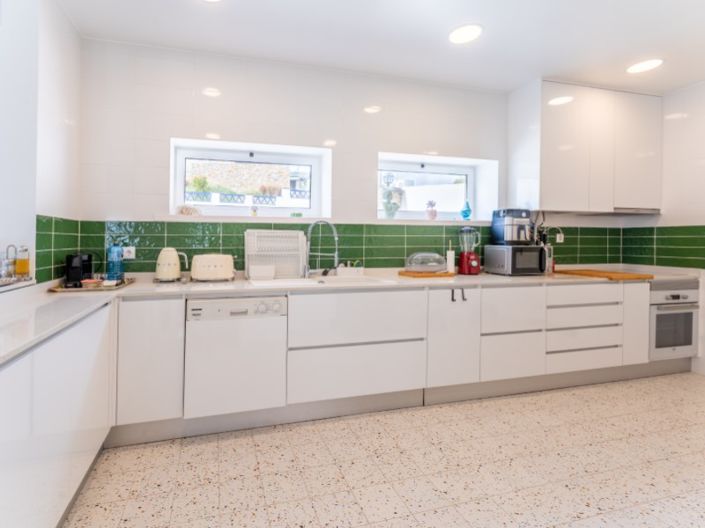 Image No.16-5 Bed House for sale