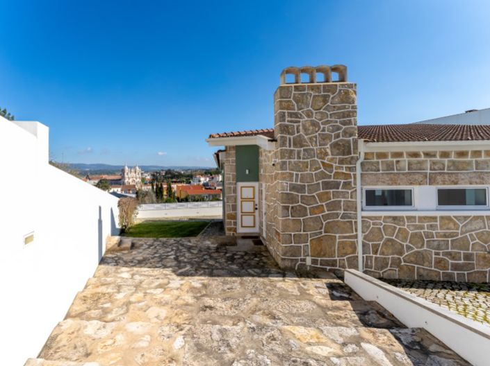 Image No.2-5 Bed House for sale