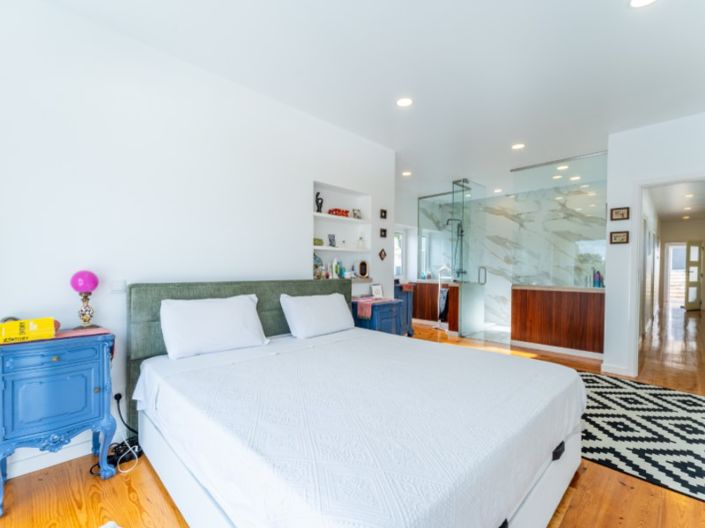 Image No.25-5 Bed House for sale