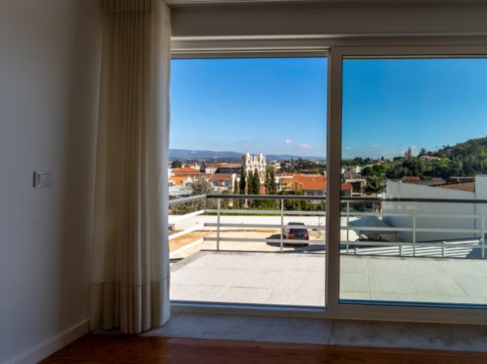 Image No.26-5 Bed House for sale