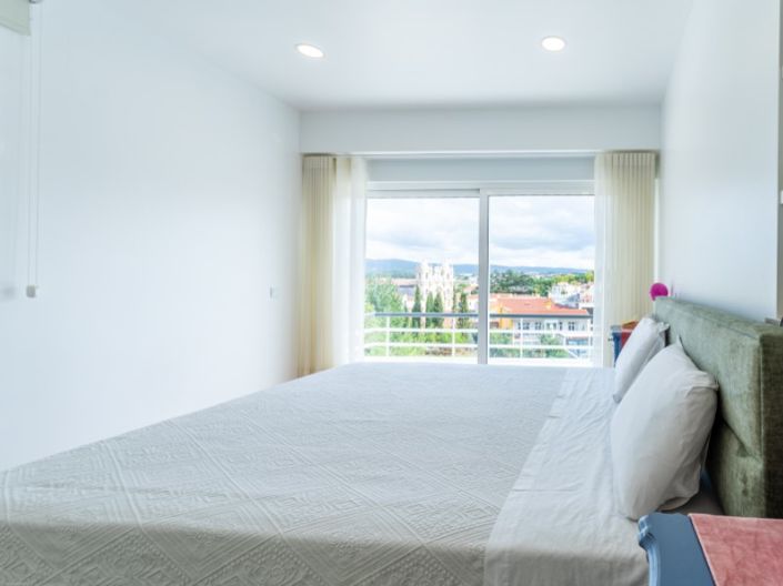 Image No.34-5 Bed House for sale