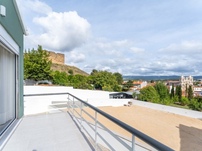 Image No.36-5 Bed House for sale