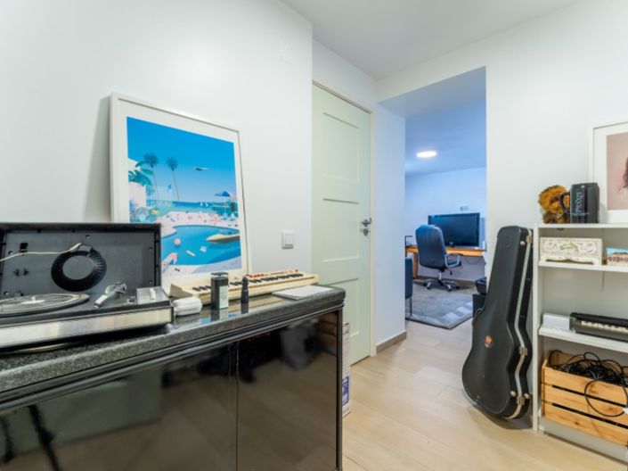 Image No.44-5 Bed House for sale