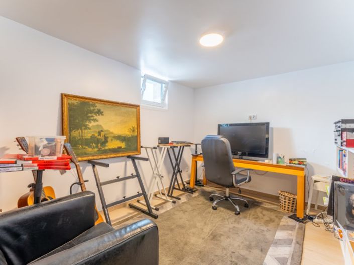 Image No.45-5 Bed House for sale