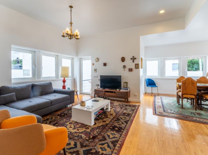 Image No.5-5 Bed House for sale