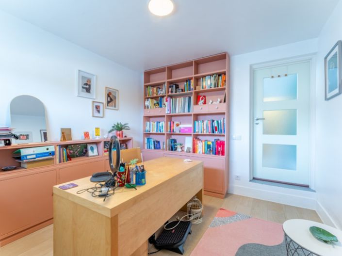 Image No.53-5 Bed House for sale