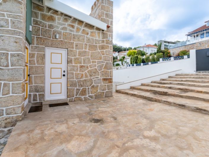 Image No.57-5 Bed House for sale