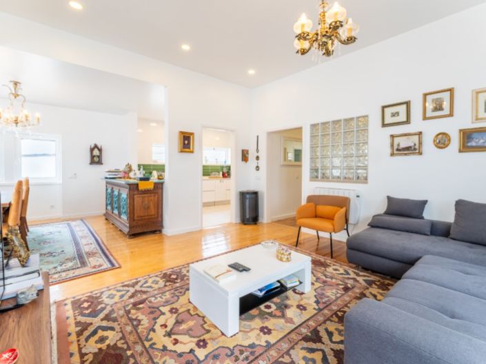 Image No.7-5 Bed House for sale