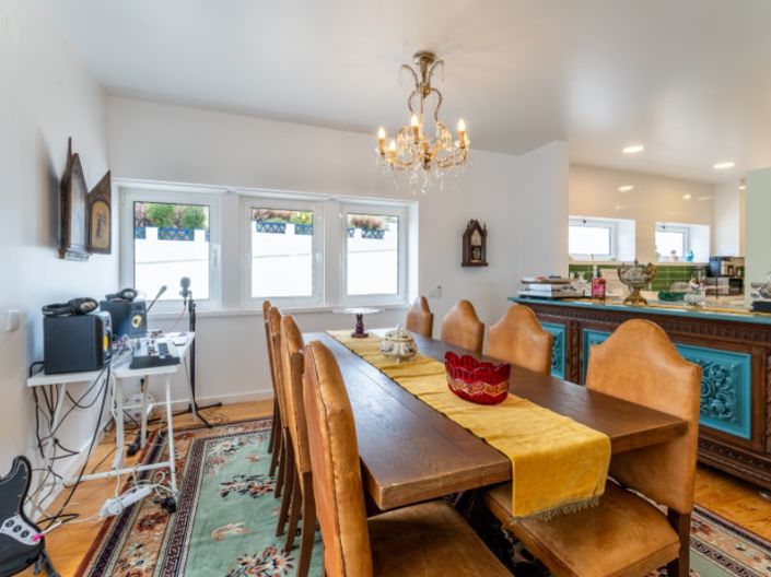 Image No.9-5 Bed House for sale