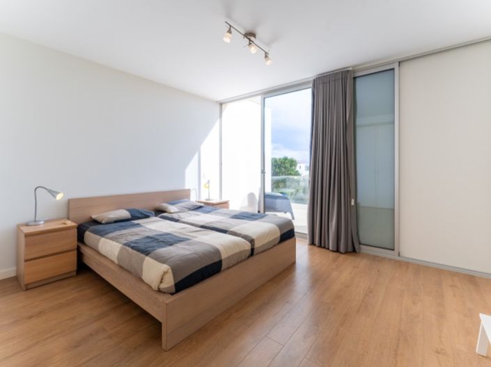 Image No.18-3 Bed House for sale