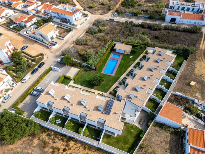 Image No.25-3 Bed House for sale