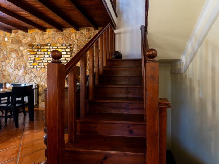 Image No.24-5 Bed House for sale