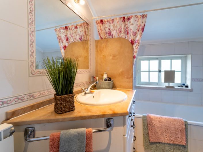 Image No.30-5 Bed House for sale