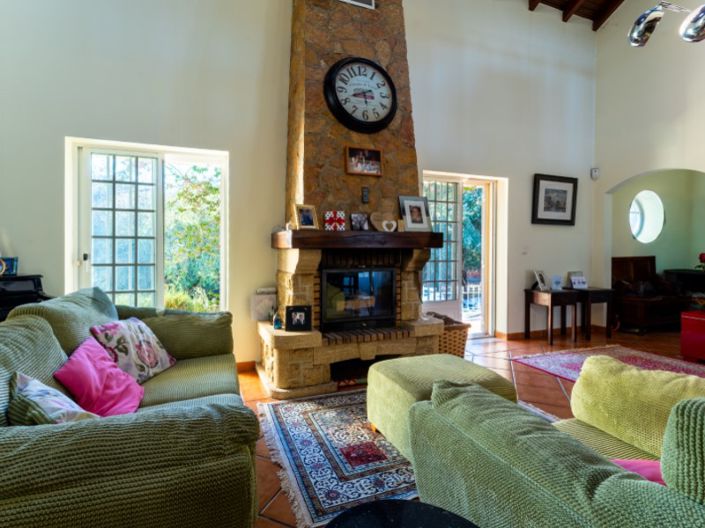 Image No.8-5 Bed House for sale