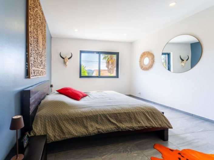 Image No.12-3 Bed House for sale