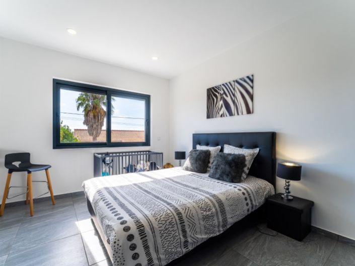 Image No.16-3 Bed House for sale