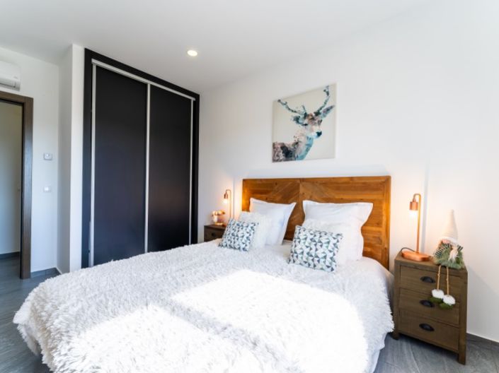 Image No.19-3 Bed House for sale