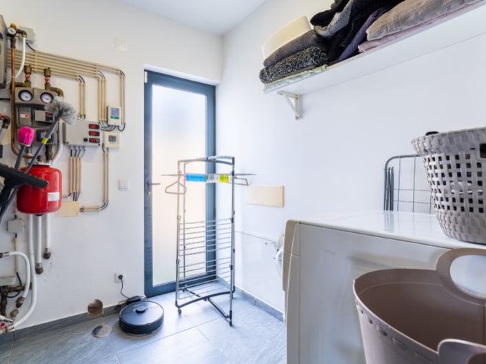 Image No.56-3 Bed House for sale