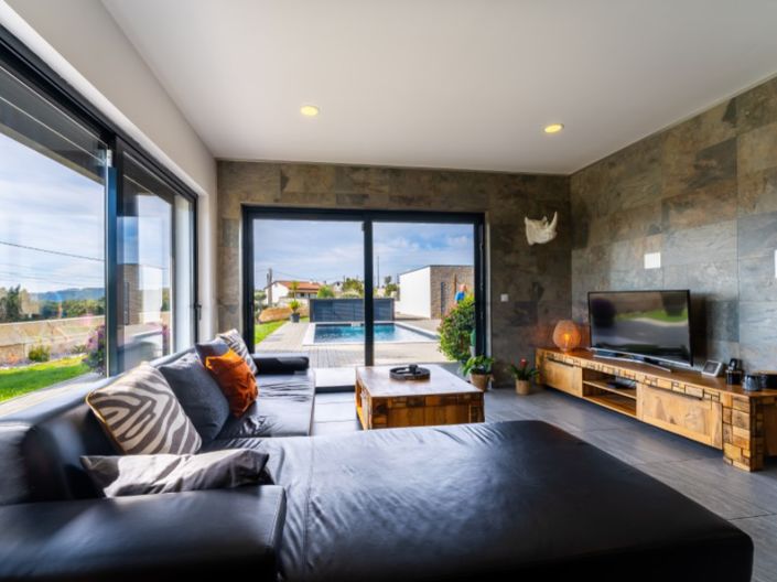 Image No.8-3 Bed House for sale