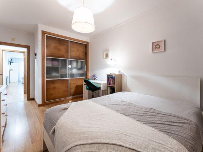 Image No.28-3 Bed Apartment for sale