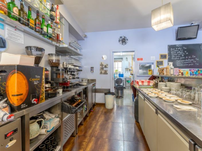 Image No.22-Bar for sale