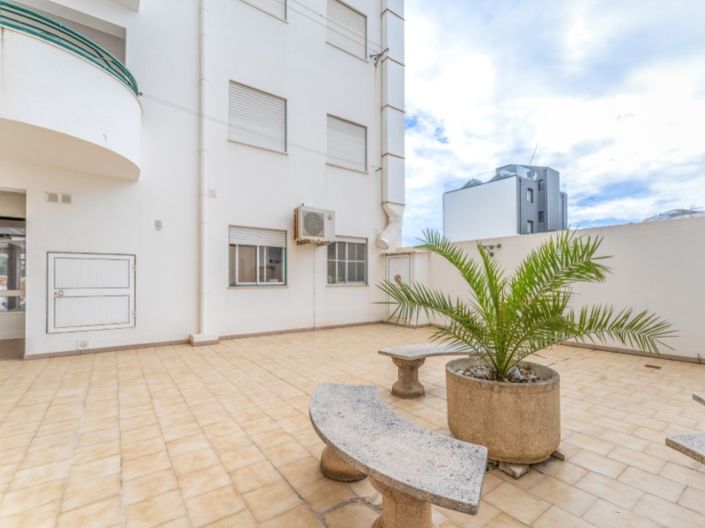 Image No.23-Bar for sale