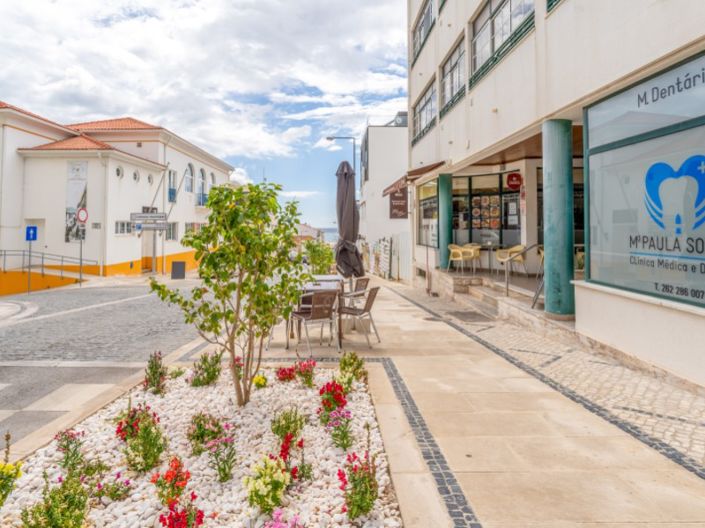 Image No.30-Bar for sale