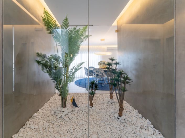 Image No.17-4 Bed House for sale