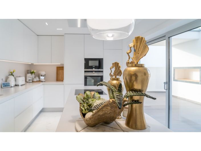 Image No.25-4 Bed House for sale