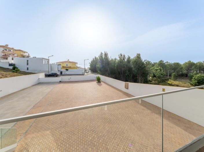 Image No.40-4 Bed House for sale