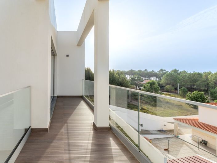 Image No.55-4 Bed House for sale