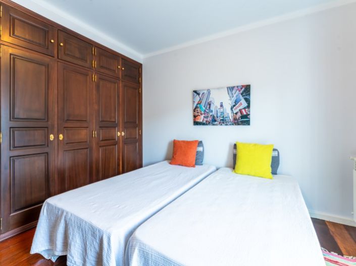 Image No.14-5 Bed House for sale