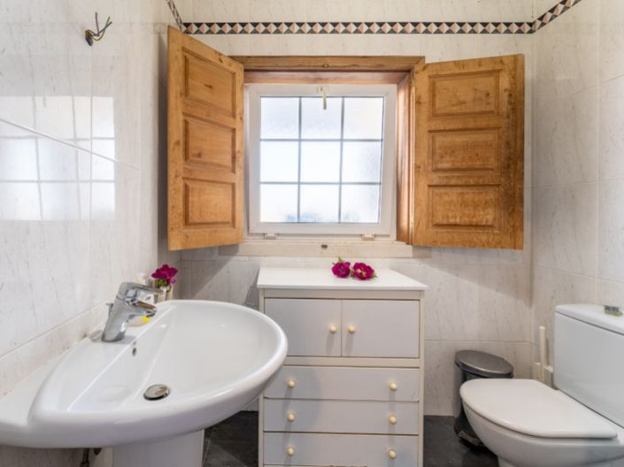 Image No.22-5 Bed House for sale