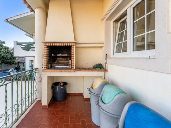 Image No.25-5 Bed House for sale