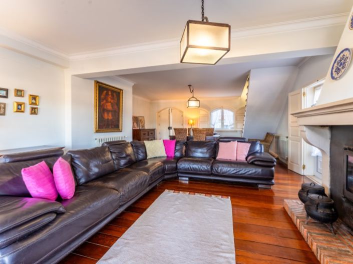 Image No.36-5 Bed House for sale