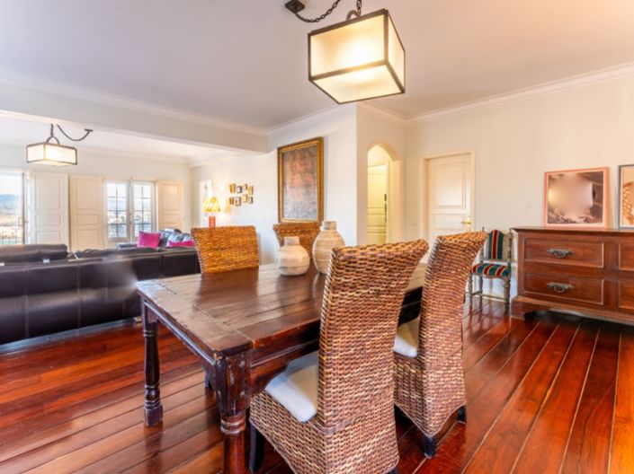 Image No.37-5 Bed House for sale