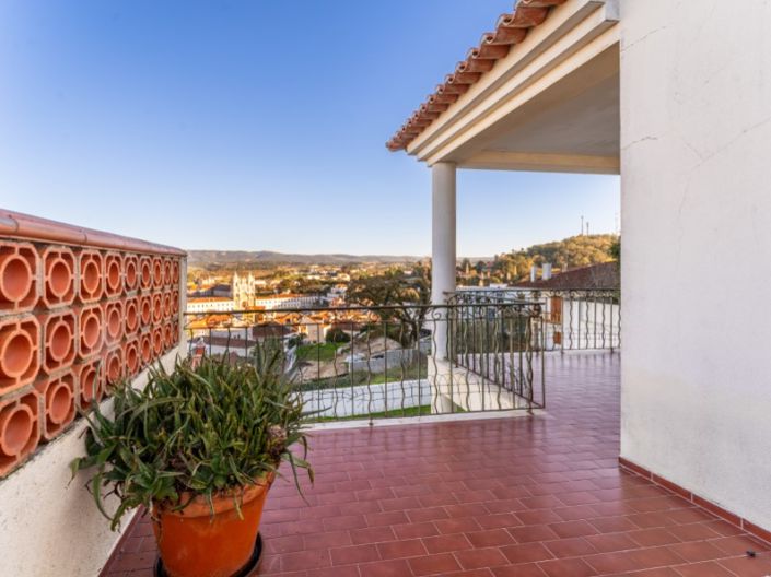 Image No.42-5 Bed House for sale