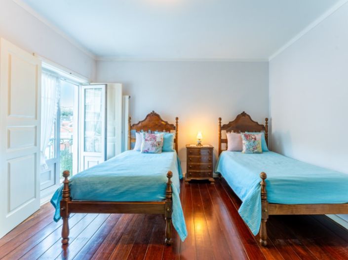 Image No.48-5 Bed House for sale