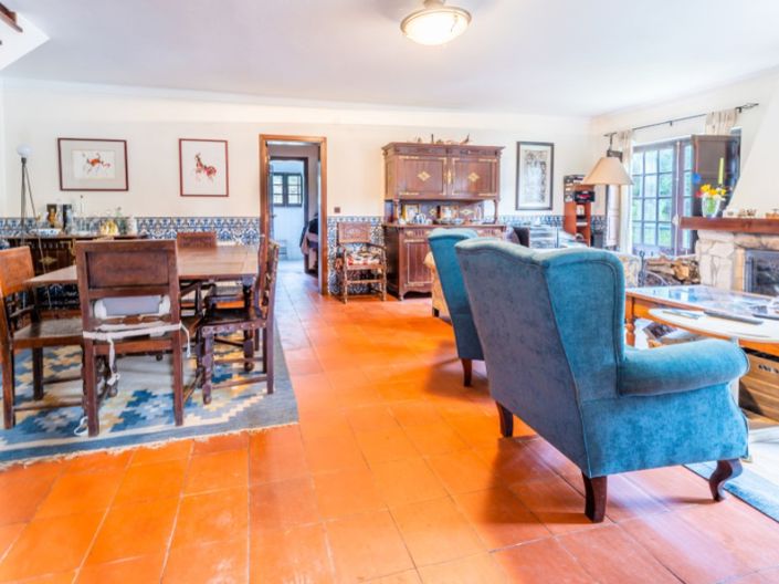 Image No.6-4 Bed House for sale